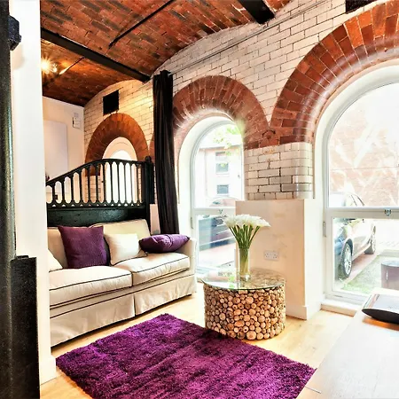 The Stables * Leeds (West Yorkshire)